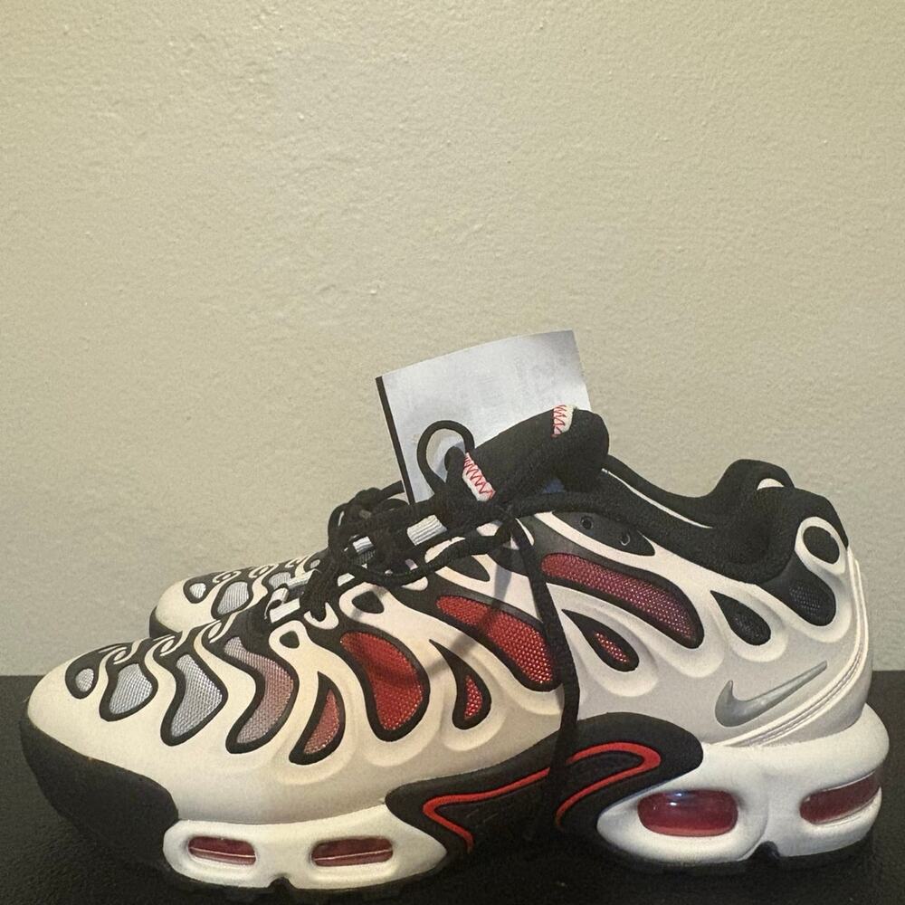 Nike Air Max Plus Drift - Phantom/Fire Red/Black - Women's Size 8 - NWT